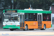 新巴配Plaxton Pointer 2車身的丹尼士飛鏢SLF 10.7米採用Lazzerini座椅（圖為2023／HV7858）