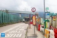 Tai Hang Tai Po 20160615 4.jpg (2.83 MB) 北行站景,南行站設於斑馬線後(2016年6月)