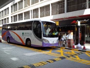 居民巴士NR326線的總站在麗城花園第二期通道、第一座外