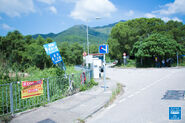 留意路旁有指示NR532線乘客需到金山花園乘車（2017年10月）