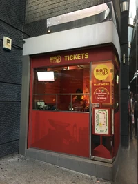 Big Bus ticket office in Garden Road