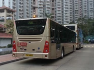 宇通ZK6128HG1的右車尾