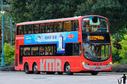 R42D線用車AVBWU690正由神奇道駛入幻想道