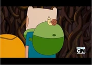 El . Hace una aparición mayor a las demás en este episodio