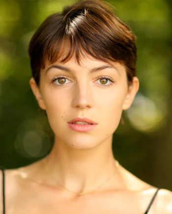 Ella Hunt | Horizon Wiki | Fandom