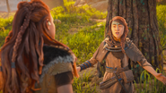 Arana talking to Aloy.