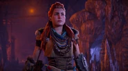 Aloy approaching the gene locked hatch.