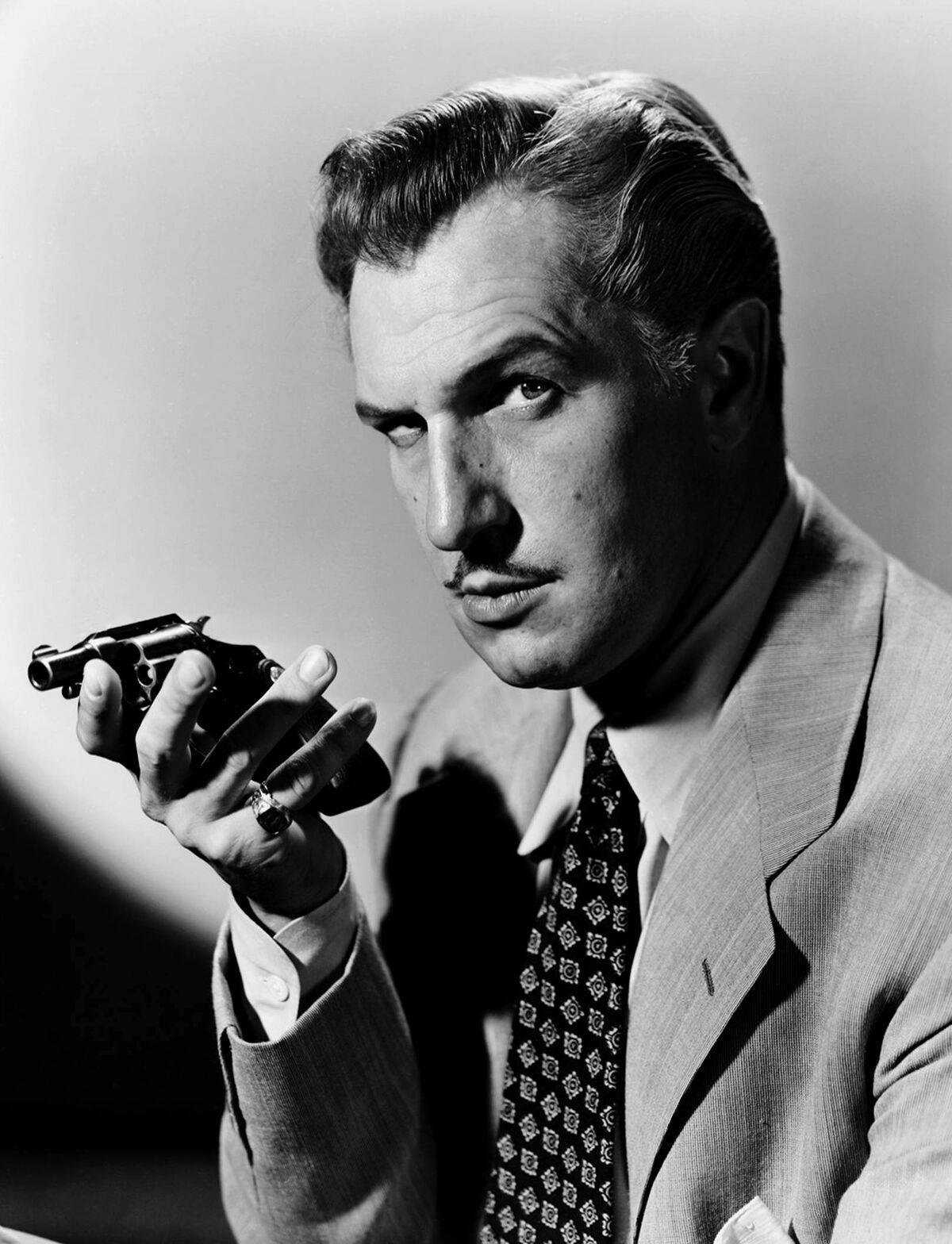 Vincent Price Smoking on the Set of TWICE TOLD TALES T-shirt 