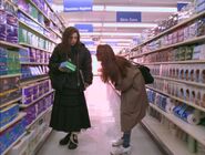 Brigitte buying Ginger tampons