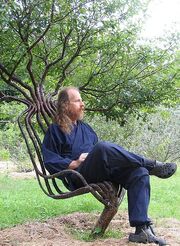 439px-Pete in garden chair 01