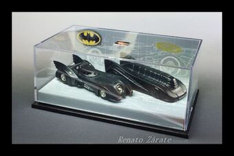 hot wheels batmobile 2004