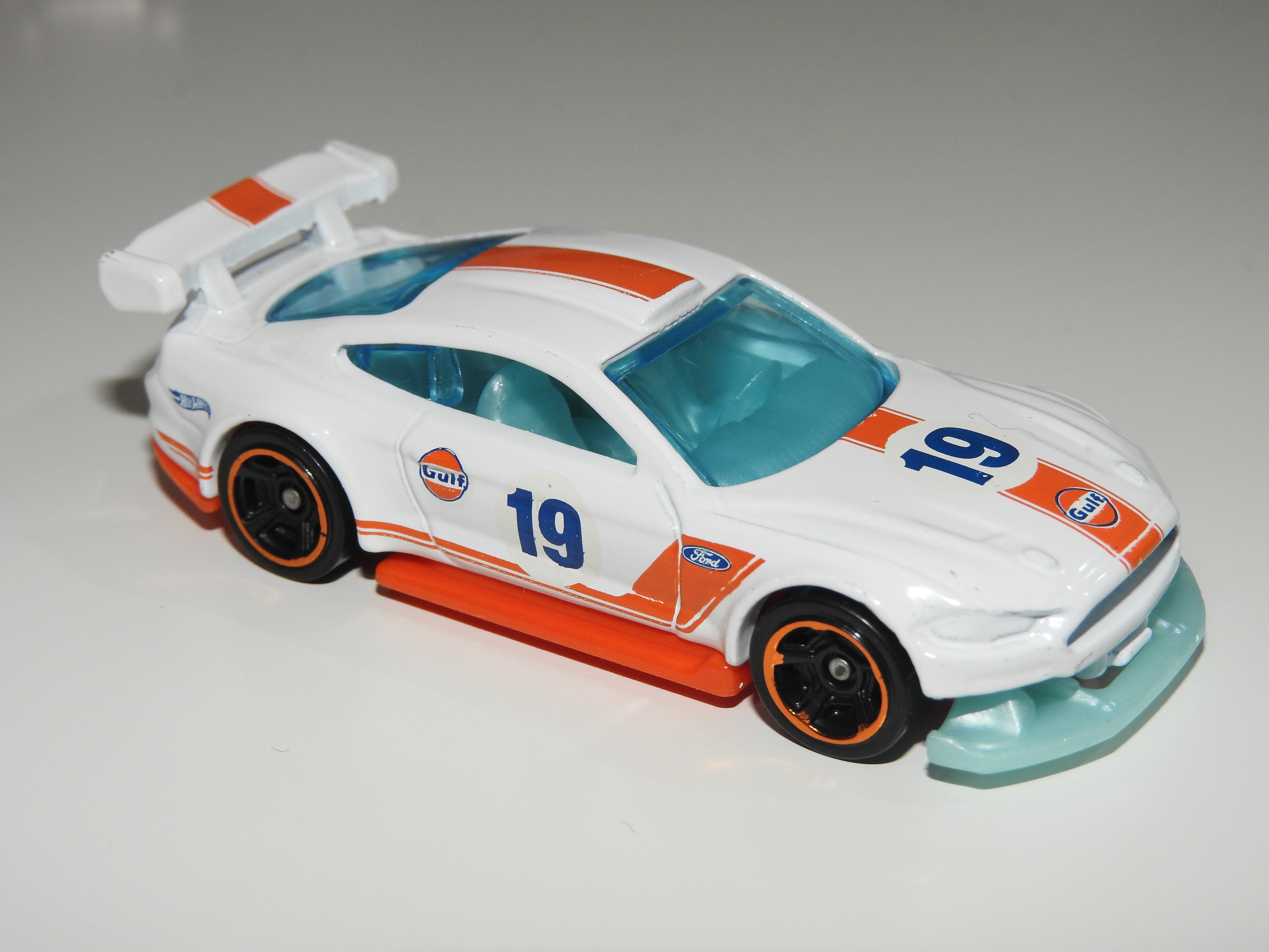 Hot Wheels Muscle Mania: Rodger Dodger 2.0 (FYF88)