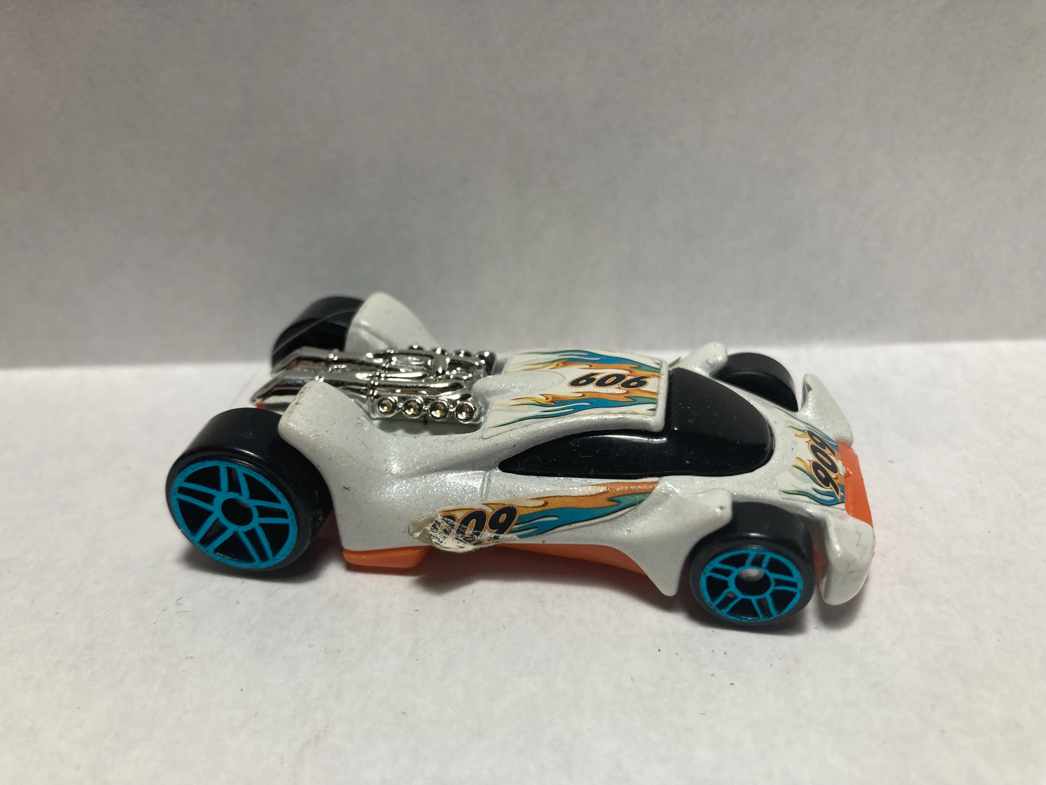 2009 Vulture (McDonald's) (White)