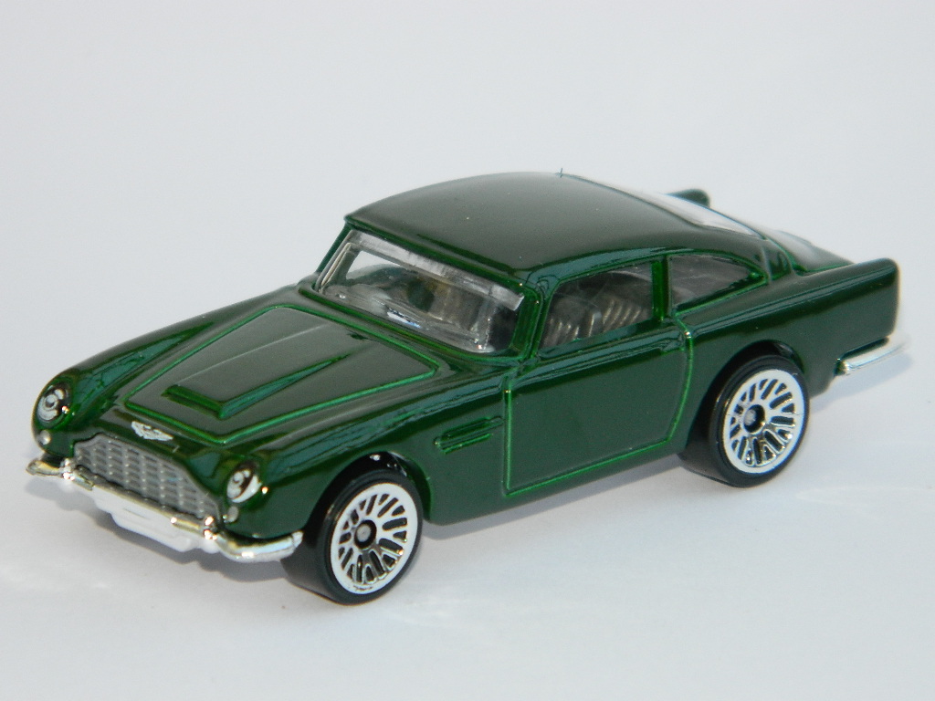 hot wheels aston martin db5