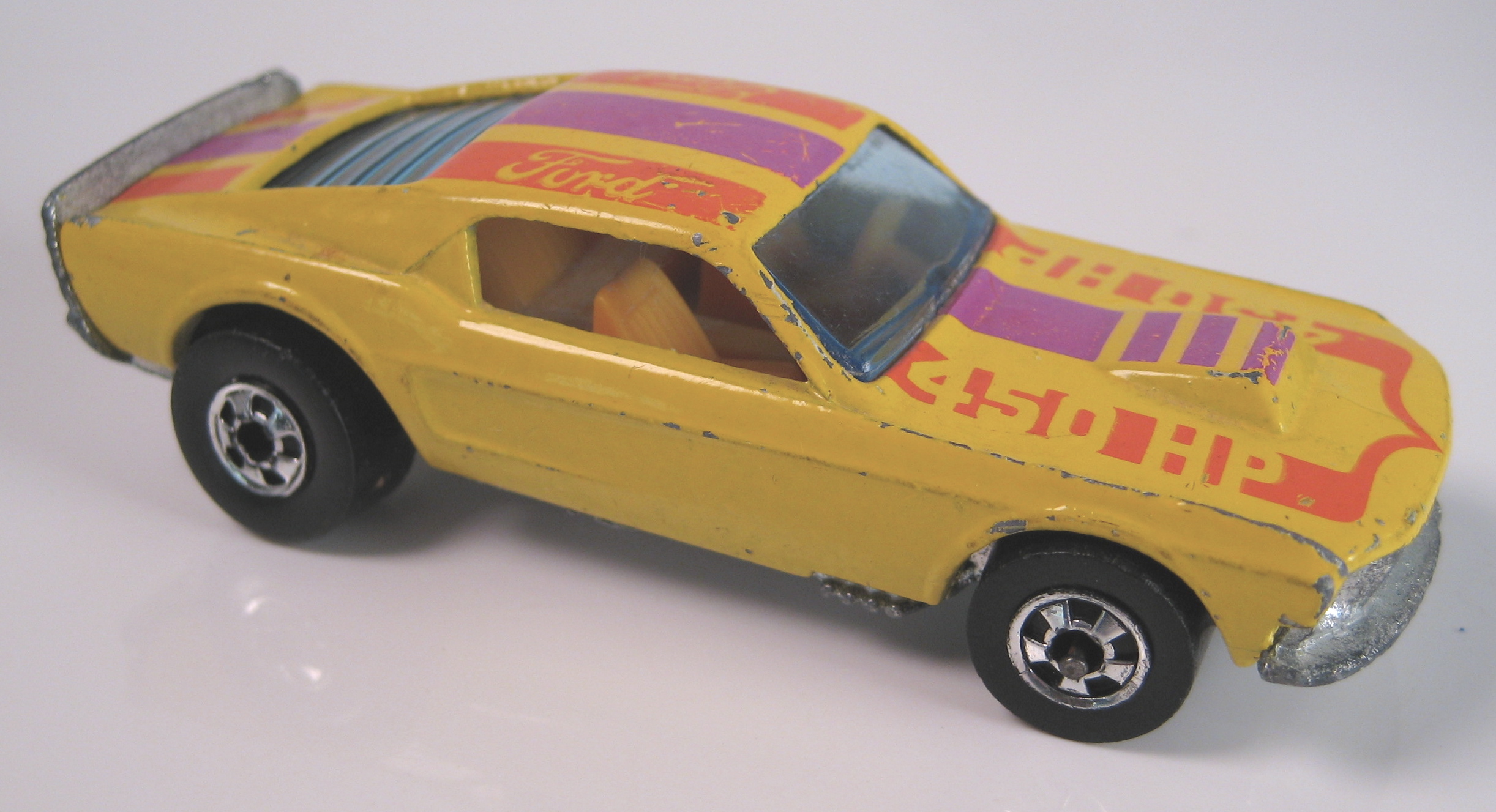 1975 Mustang Stocker (Enamel White)