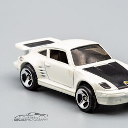 Hot wheels 1989 porsche 930 top