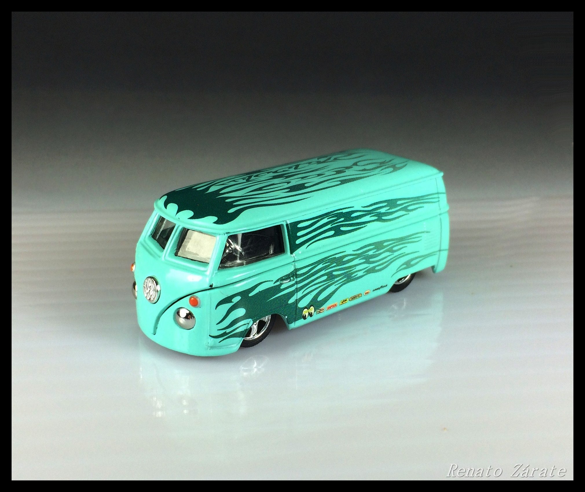 Hot & Classic - Bugs & Buses 4-Car Set | Hot Wheels Wiki