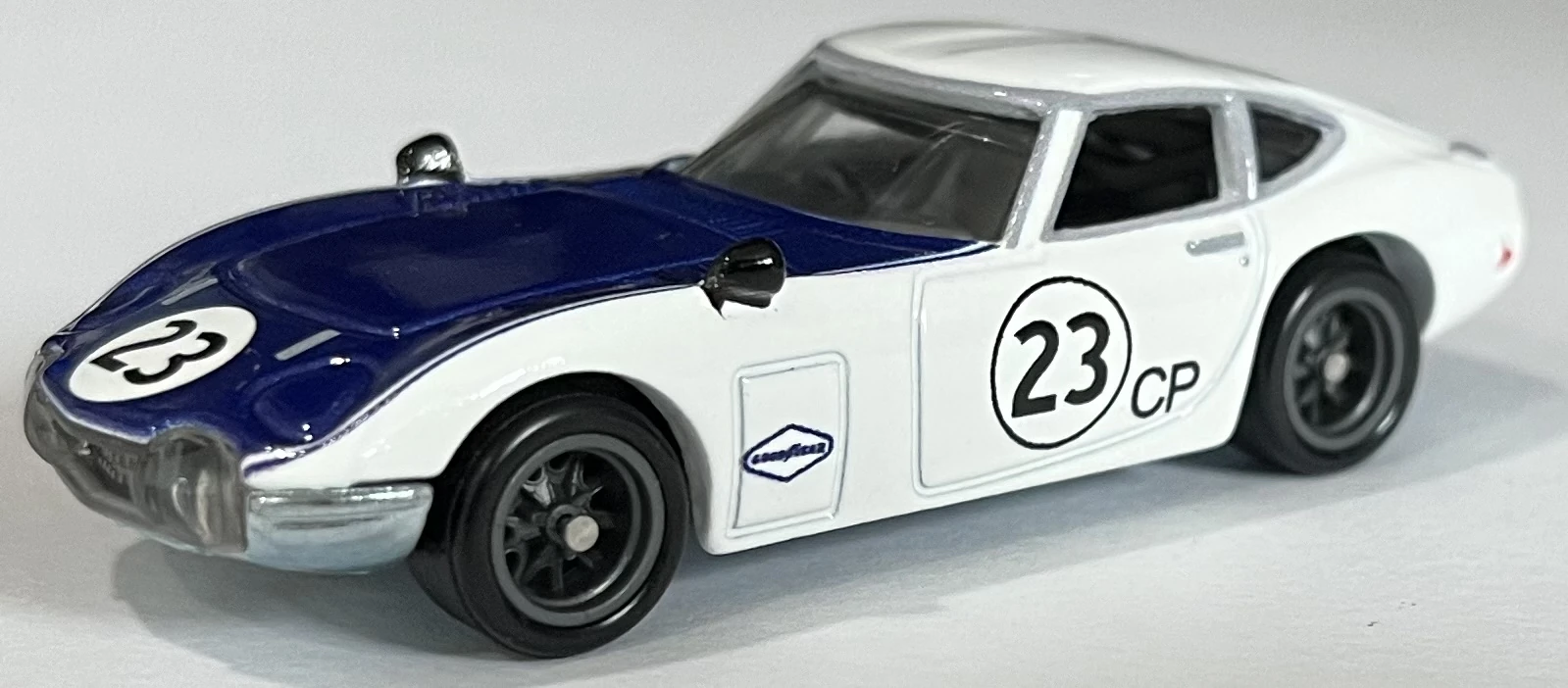 Hotwheels トヨタ2000GT STH Amazon.com: Hot Wheels Toyota 2000 GT - White 184/250 : Toys & Games