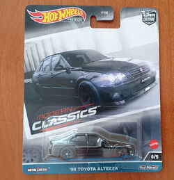 Amazon.com: Hot Wheels HKC66 Car Culture Modern Classics