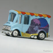 1070 Hot Wheels Bread Box Dumbo pastel blue (9)