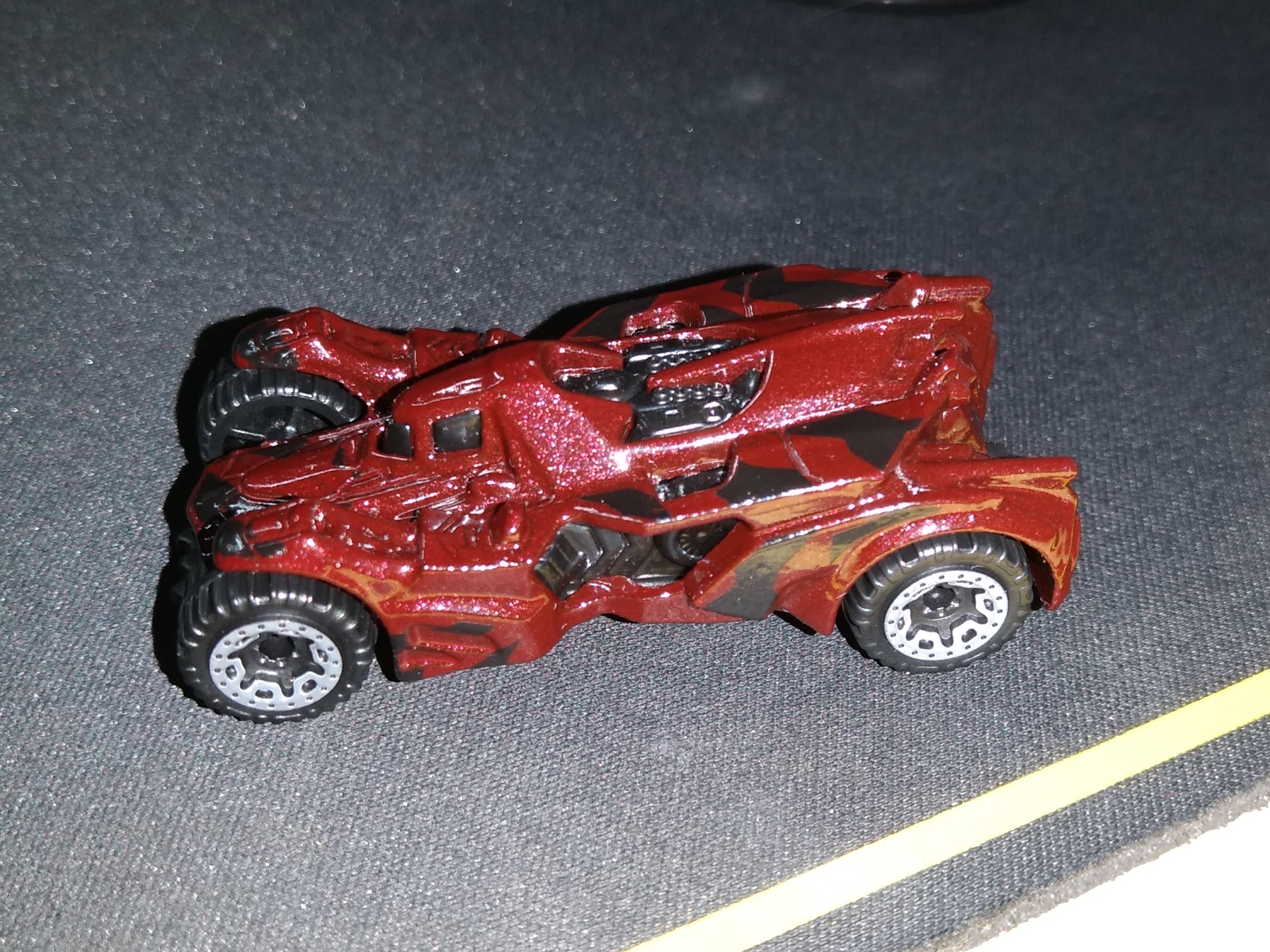 Mattel Hot Wheels DC Batman - Batman: Arkham Knight Batmobile Vehicle  (HLK67)