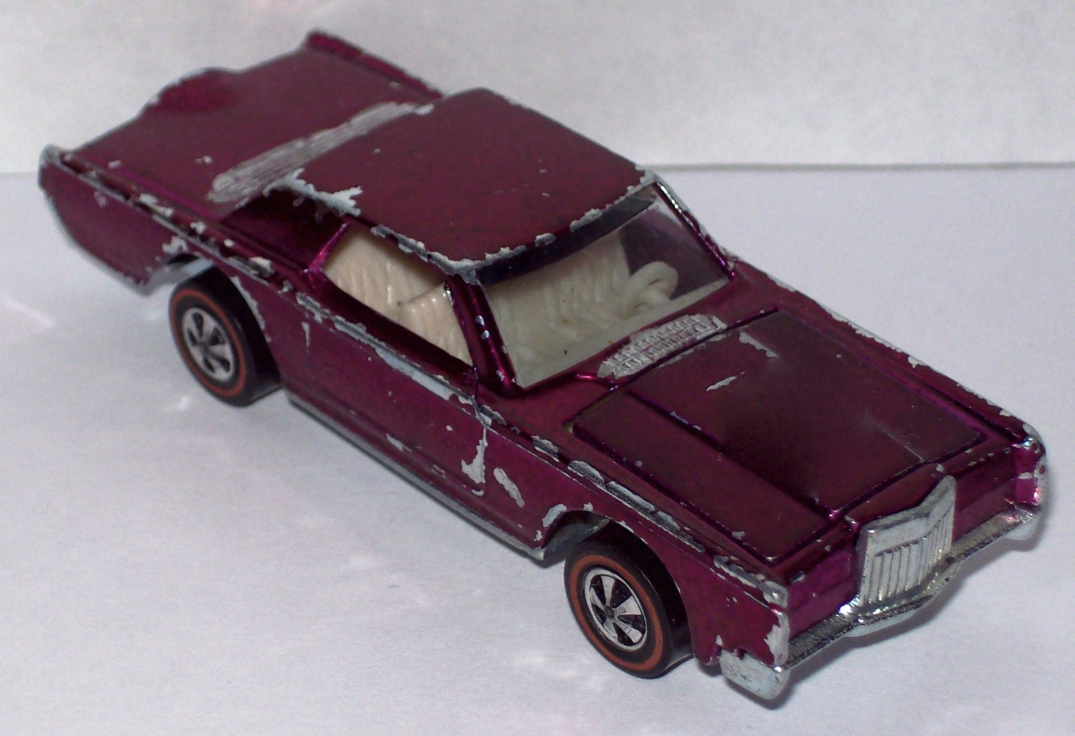 ホットウィール  レッドライン　カスタムコンチネンタル　リンカーン　マーク３ Vintage Redlines Hot Wheels Lincoln Custom Continental III
