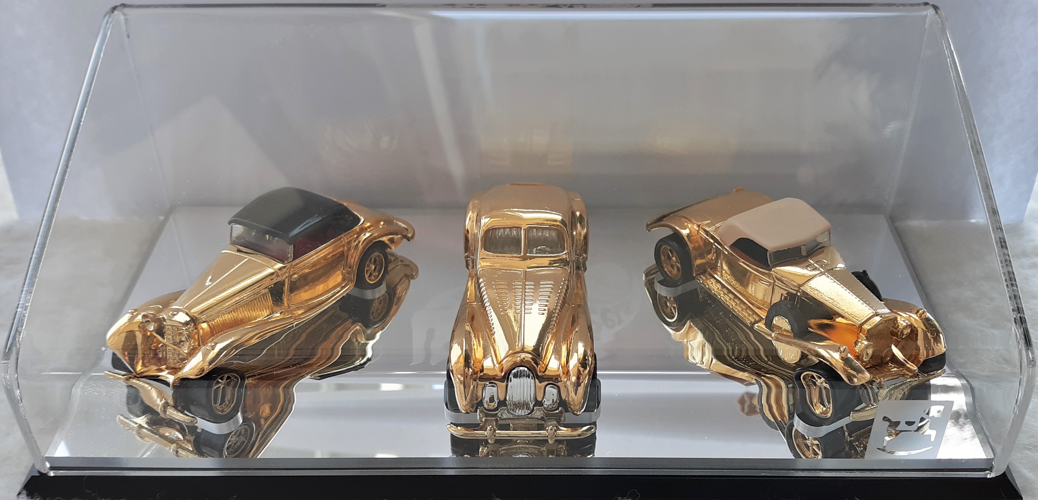 FAO Schwarz 24K Gold Classics 3-Pack | Hot Wheels Wiki | Fandom