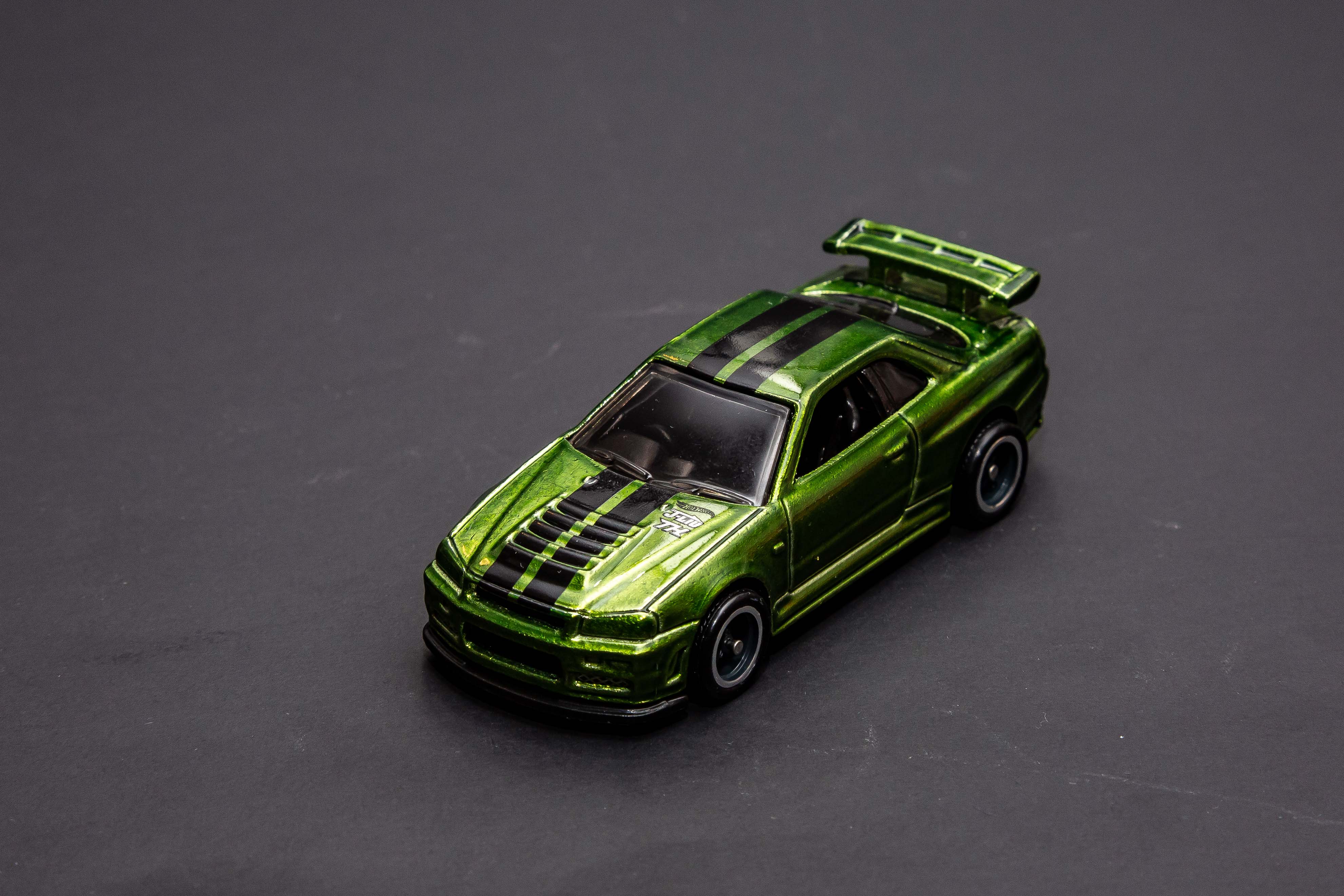 Skyline GT-R BNR34 green 45/250 FYC52 2019 Hot Wheels Nissan 2/5 