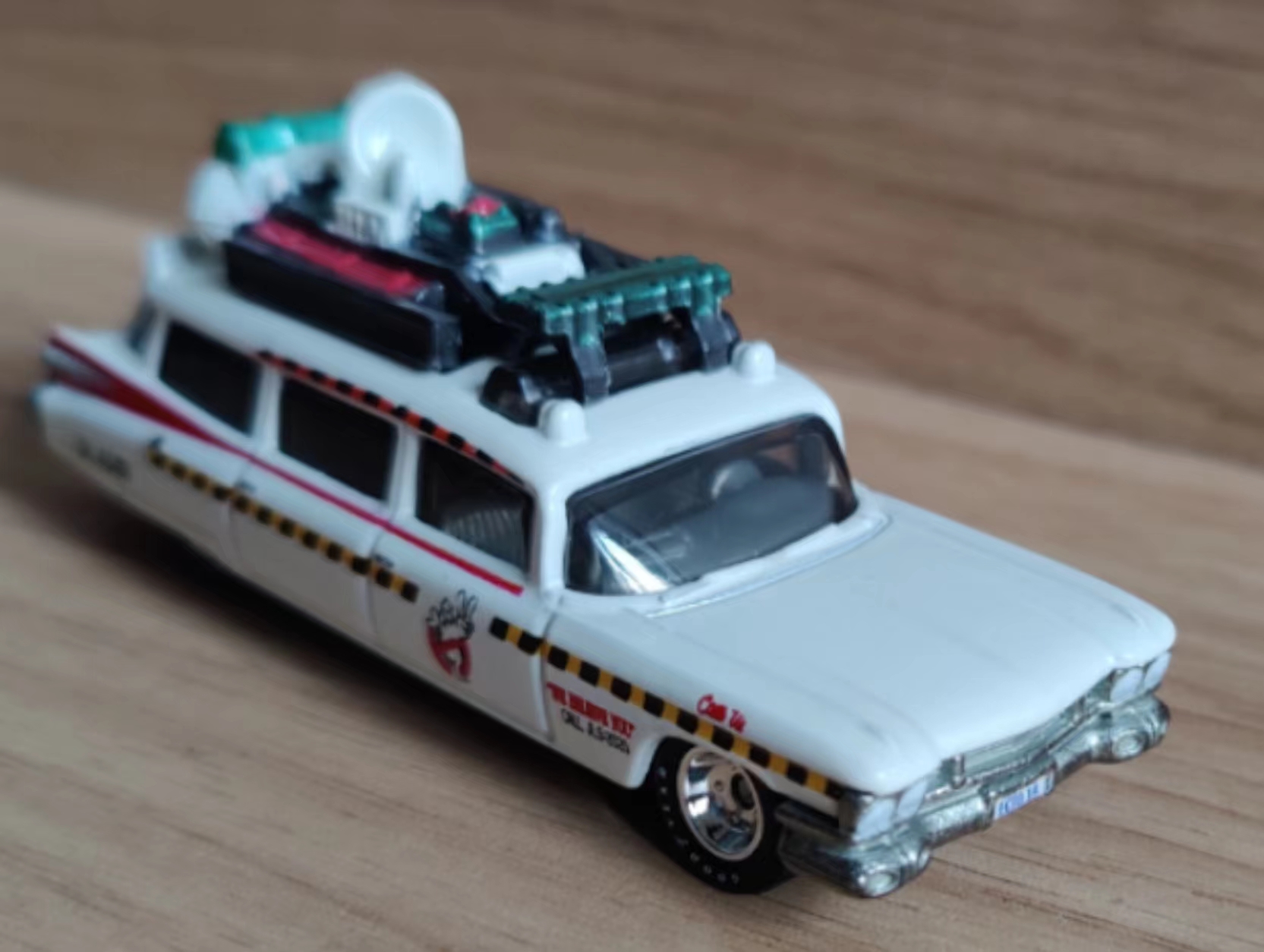 Hot Wheels ゴーストバスターズ Ecto-1 & Ecto-1A Hot Wheels, Classic Ghostbusters Ecto-1 and Ecto-1A Die-Cast