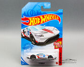 GTB38 - 17 Ford GT Carded-1
