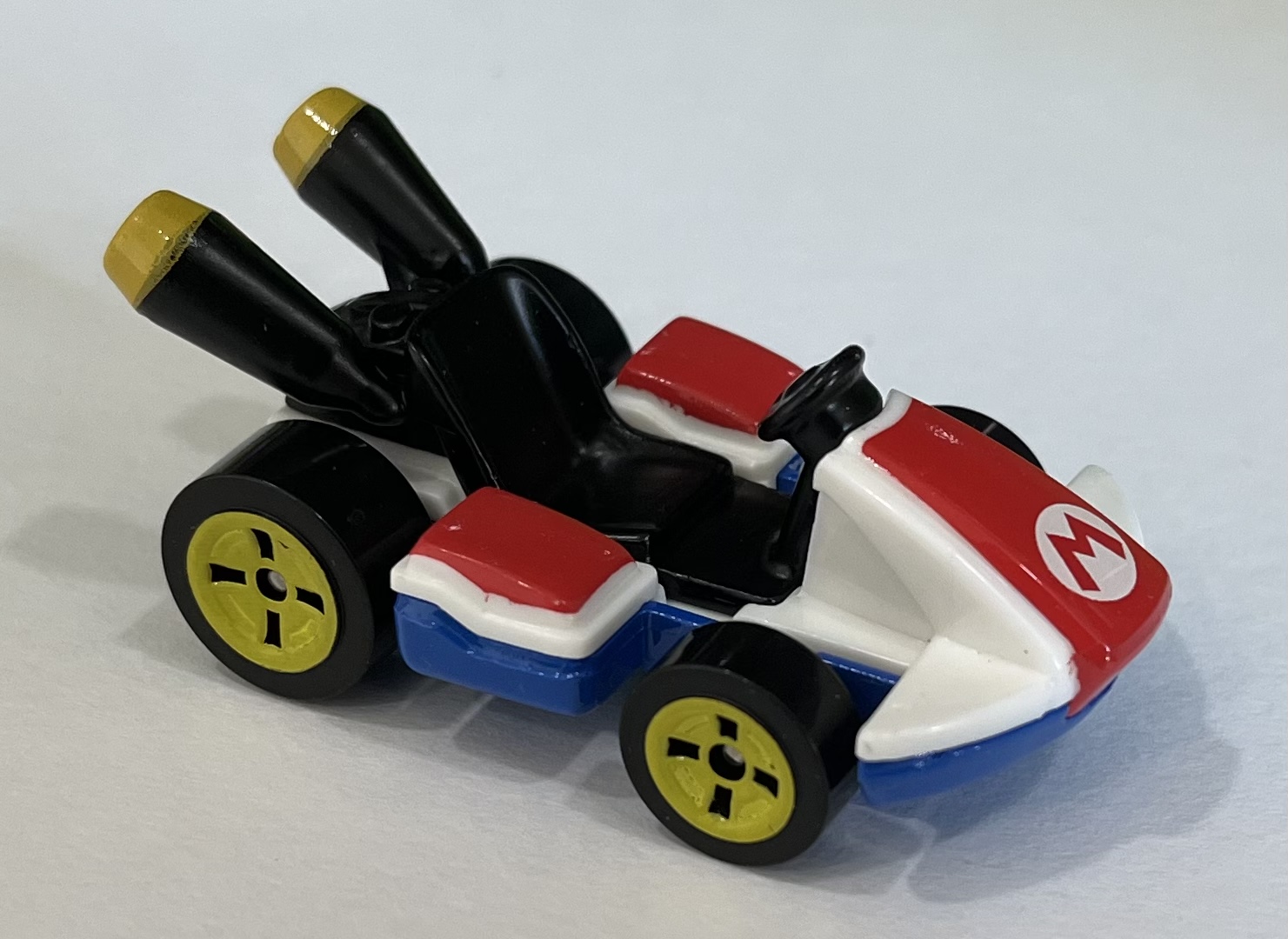 Hot Wheels Mario Kart Mario, Standard Kart Vehicle 