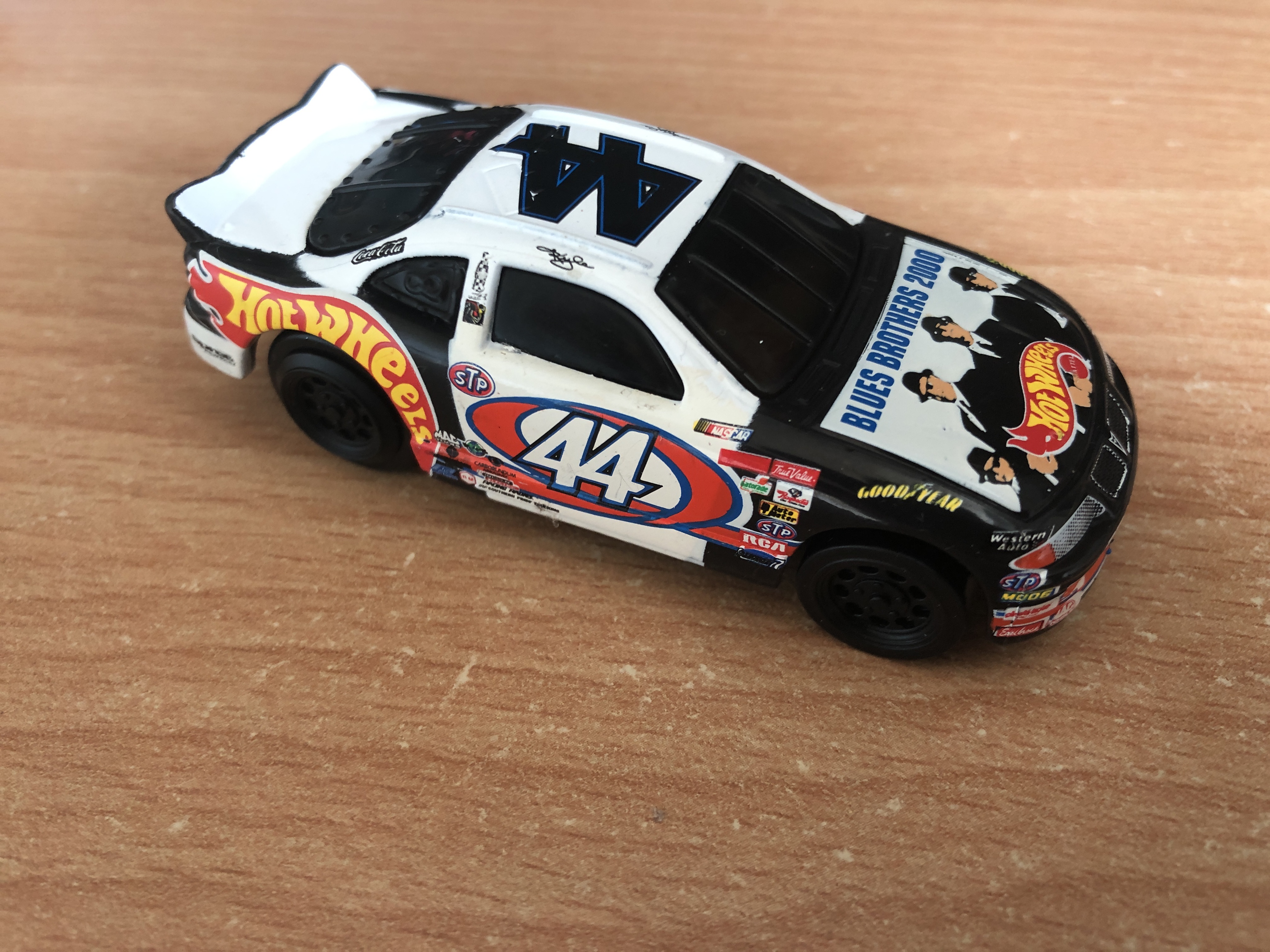 Pontiac Grand Prix Stocker (Motorized X-V Racers) | Hot