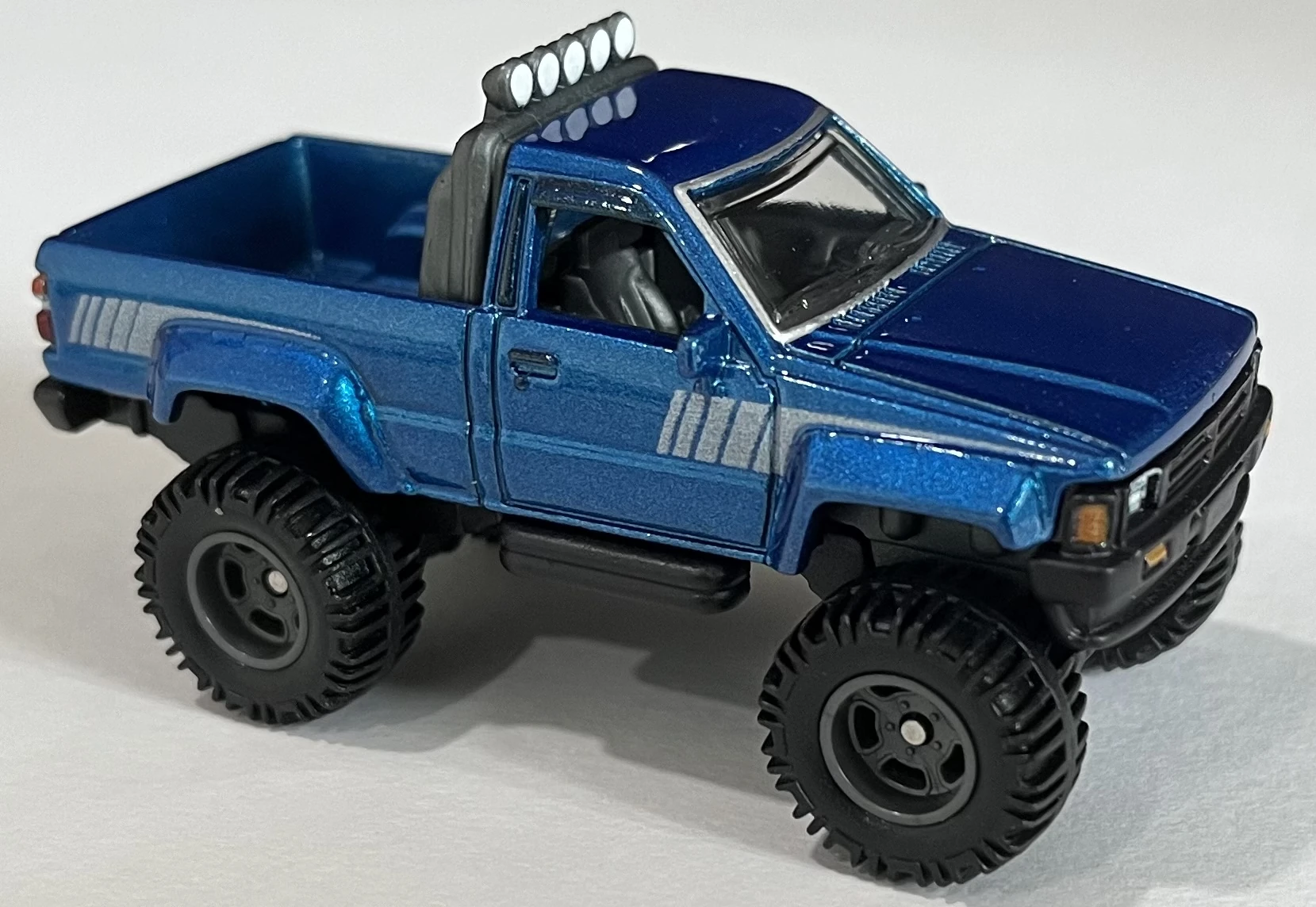 2021 1987 Toyota Pickup Truck (Metalflake Blue)