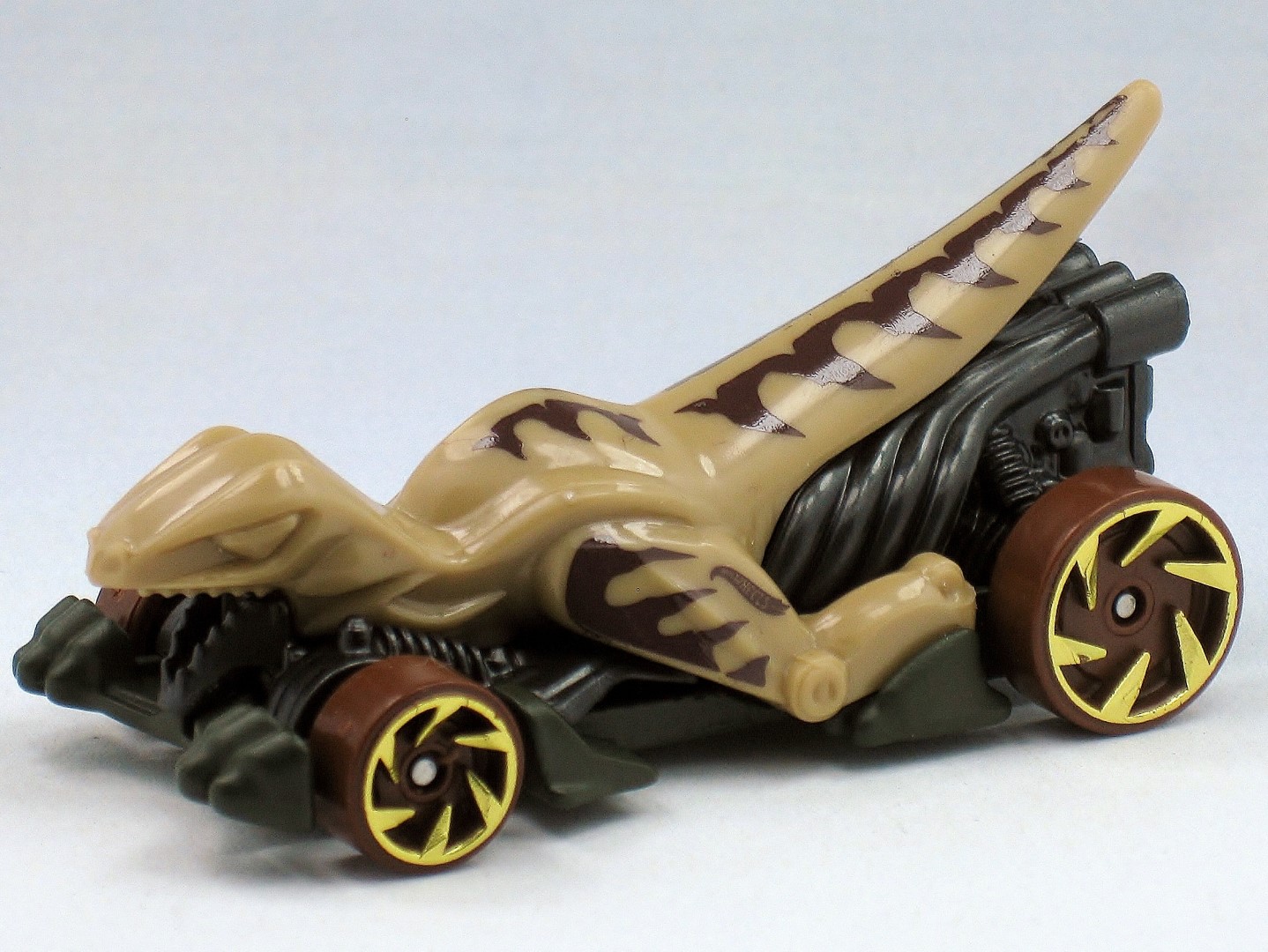 Hot Wheels 2020 1:64 Diecast Toy Car VELOCI-RACER Dinosaur Street Beasts 