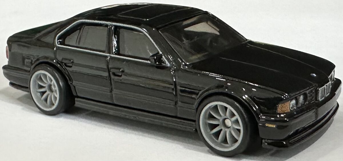 ミニカー HOT WHEELS  BMW645Ci Hot Wheels BMW 645Ci 1:18 Scale With Paint Loss | eBay