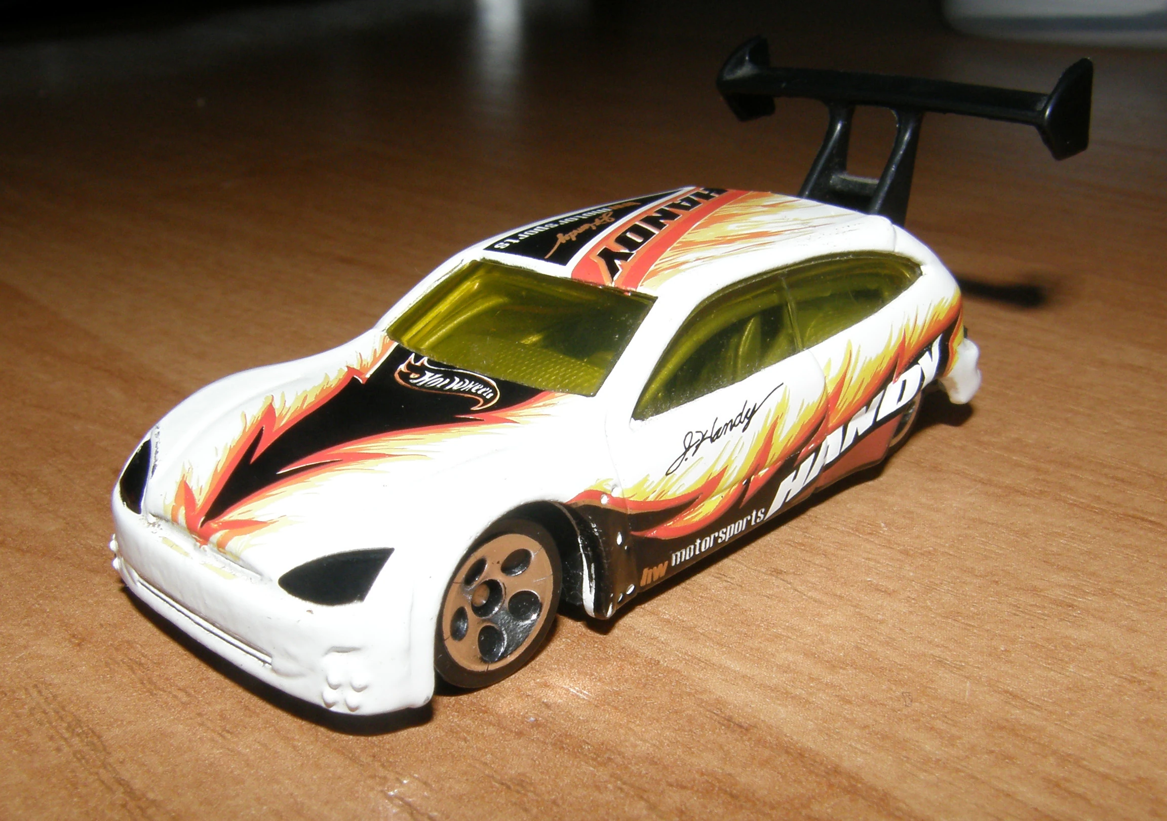 2002 Ford Focus (2001) (White)