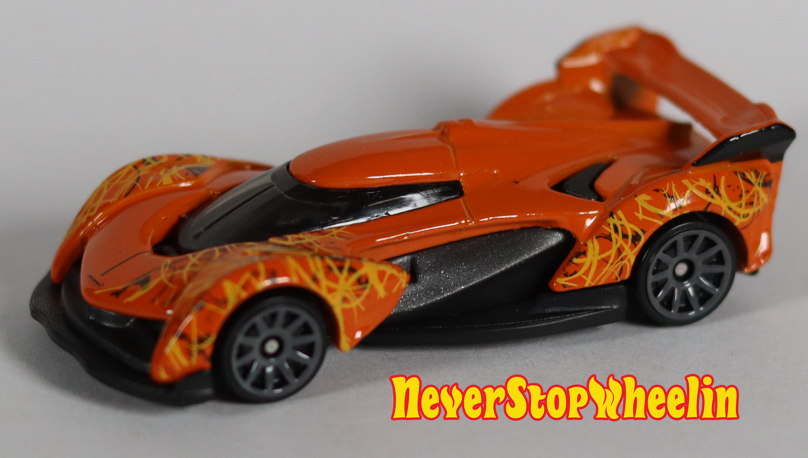ホットウィール EURO SPEED McLaren Solus GT Hot Wheels McLaren Solus GT (white #250/blue #70) Color