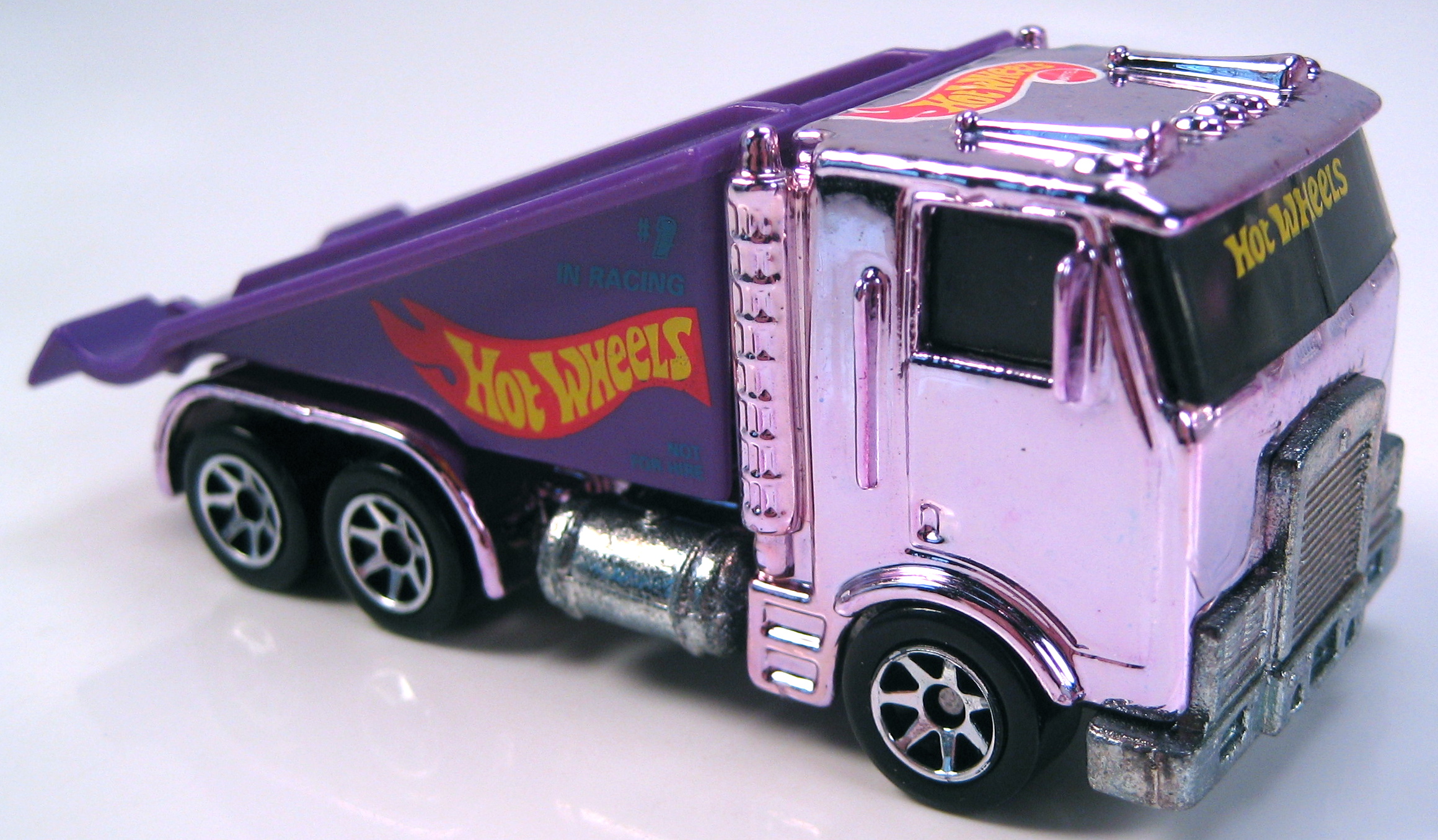 Hot wheels ramp truck shop