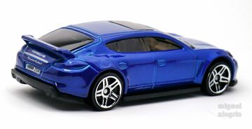 Hot wheels hotsell porsche panamera turbo