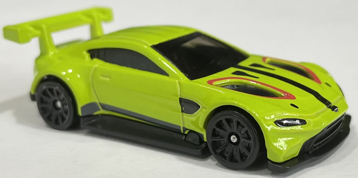 Hot wheels aston martin v8 vantage discount