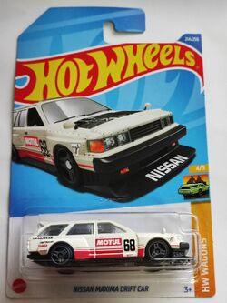 Hot Wheels - Nissan Maxima Drift Car - HCT17 Escala Miniaturas by