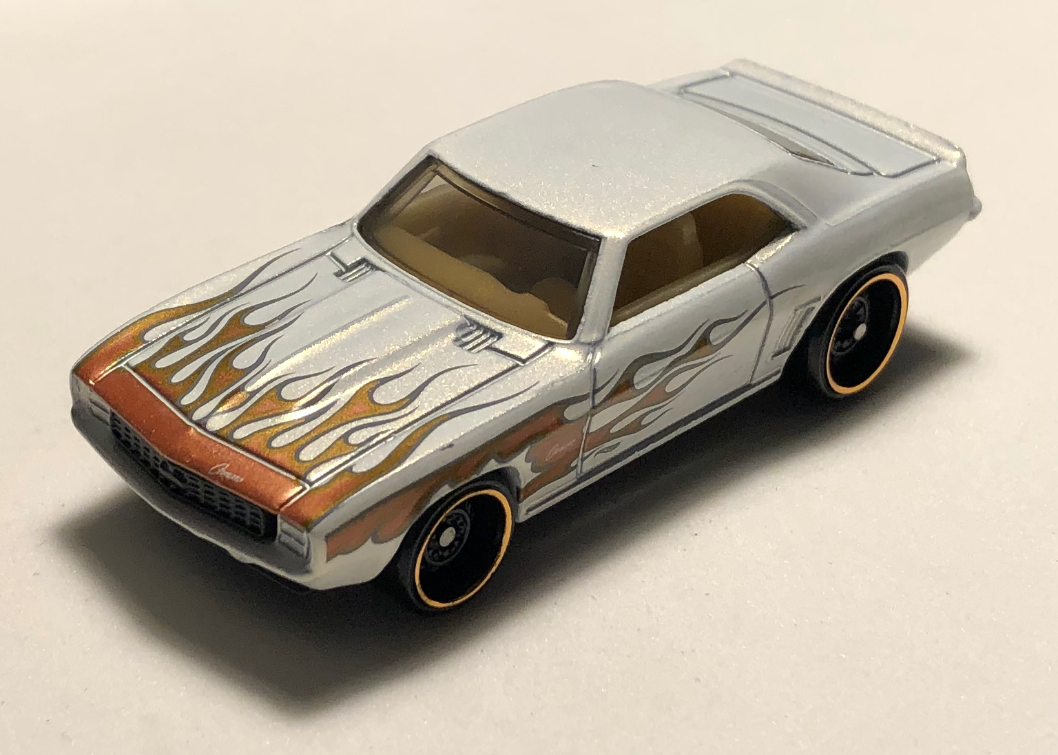 Pack com 5 Miniaturas Hot Wheels - HW Flames - Minisclub