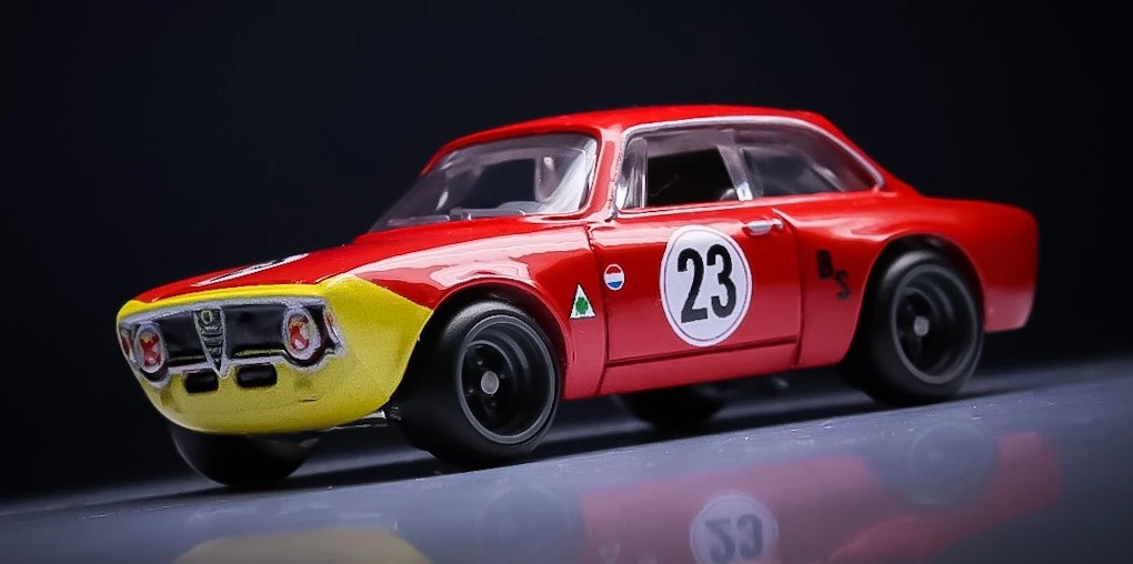2020 Alfa Romeo Giulia Sprint GTA (Rosso Alfa)