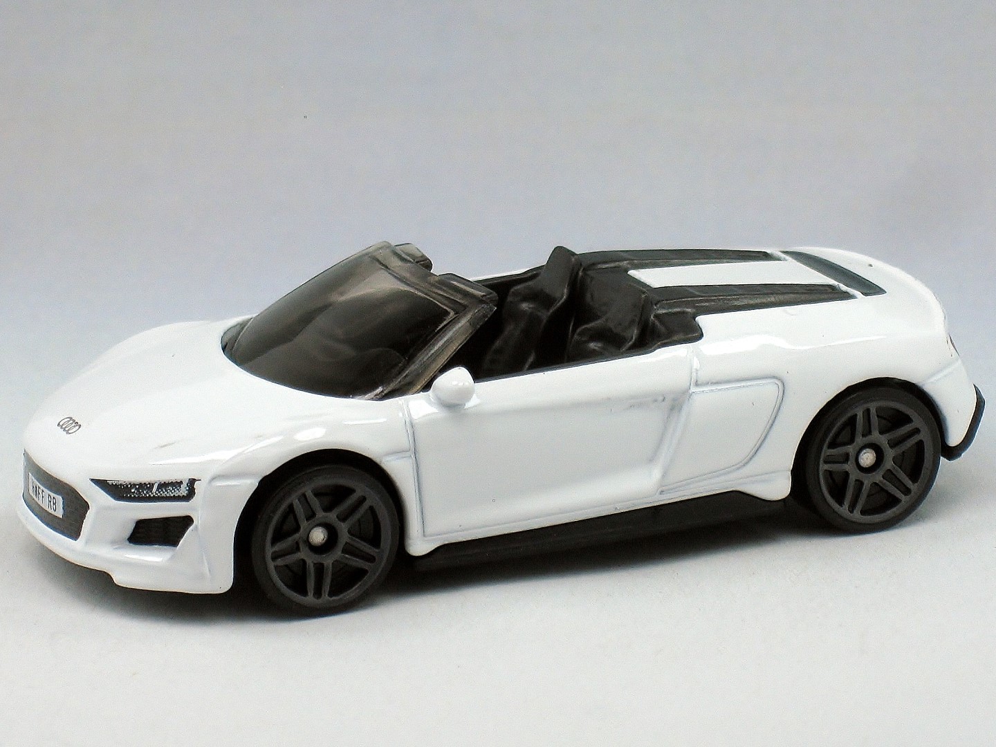 hot wheels r8