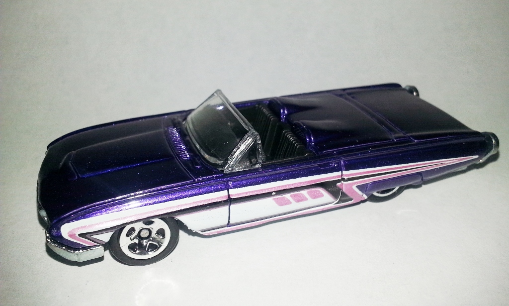 ホットウィール 63 T バード 63 FORD THUNDERBIRD (T-BIRD)のレビュー！弾丸みたいな