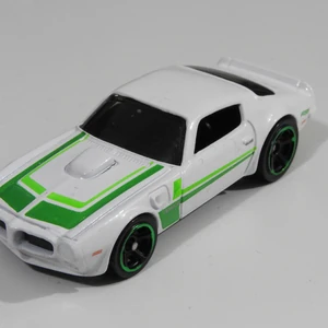 2011 mattel v5304 tm gm