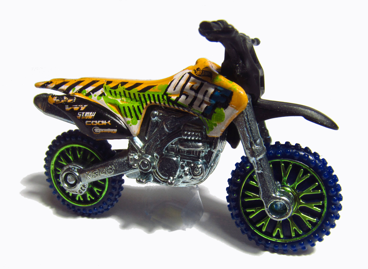 HW450F - Moto de Trilha #052 - 1/64 - Hot Wheels 2022