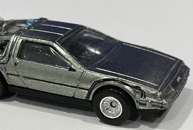 Hot Wheels Speed Racer Mach 5 y el Charawheels de Japon del Mach Ho Go Go . Como se ve hay diferencias varias. Acelera PERU