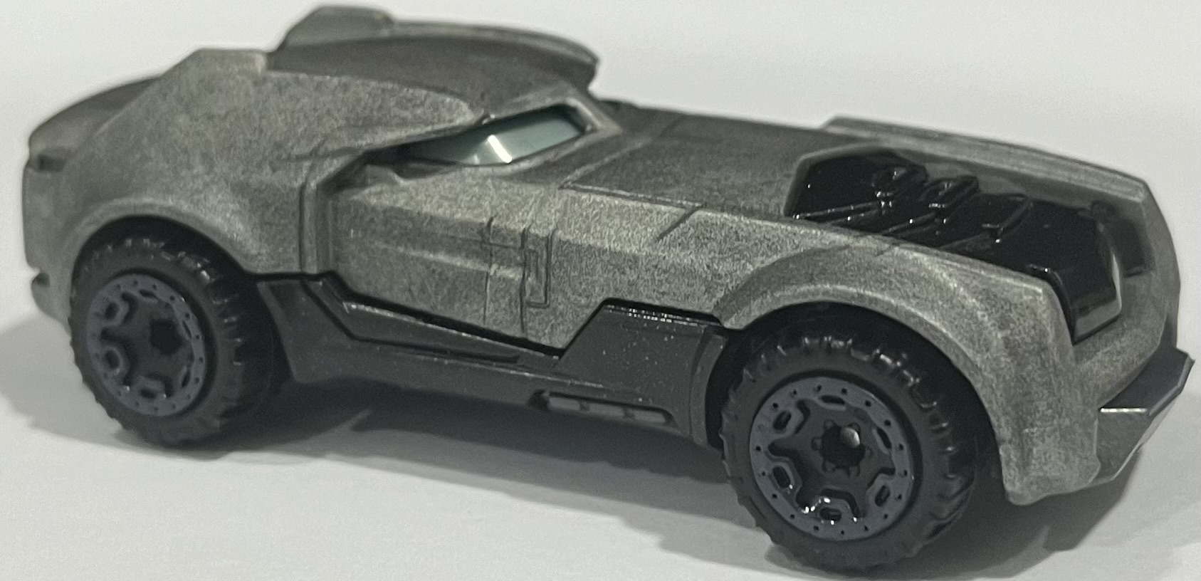 Carrinho Hot Wheels Batman: Arkham Knight Batmobile Ed 2021