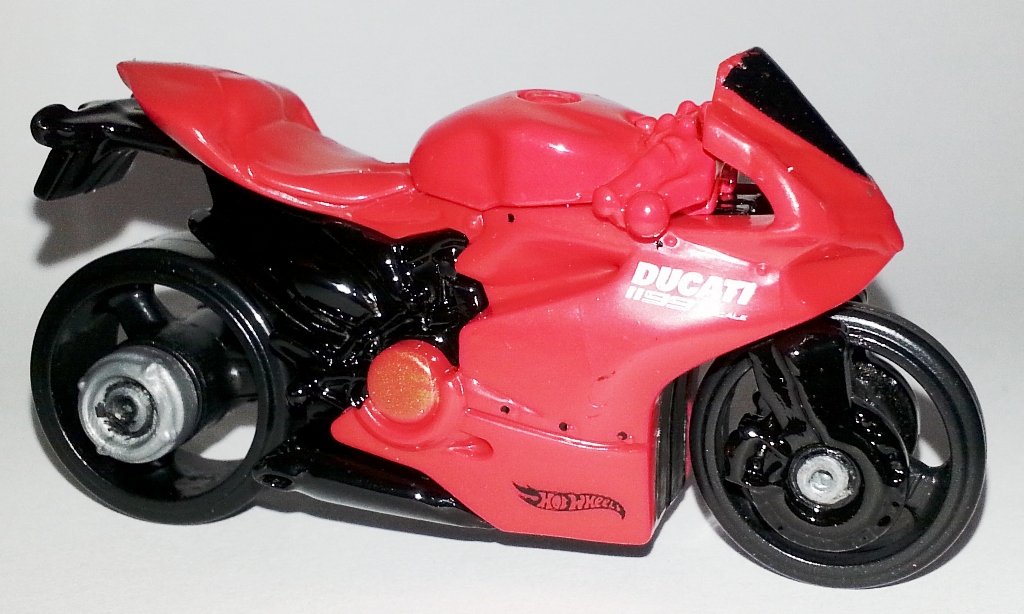 hot wheels motor ducati